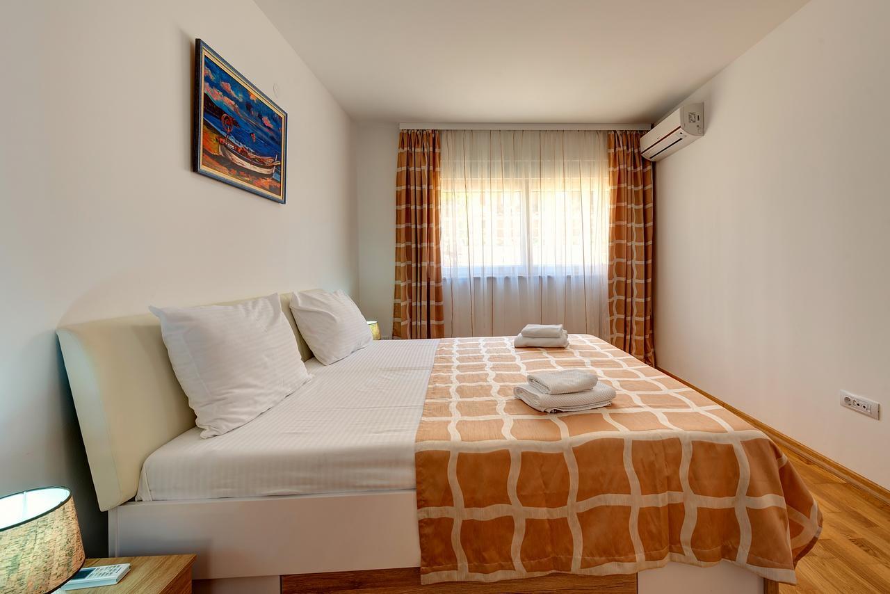 Apartments Villa Adriatic ติวัต ภายนอก รูปภาพ
