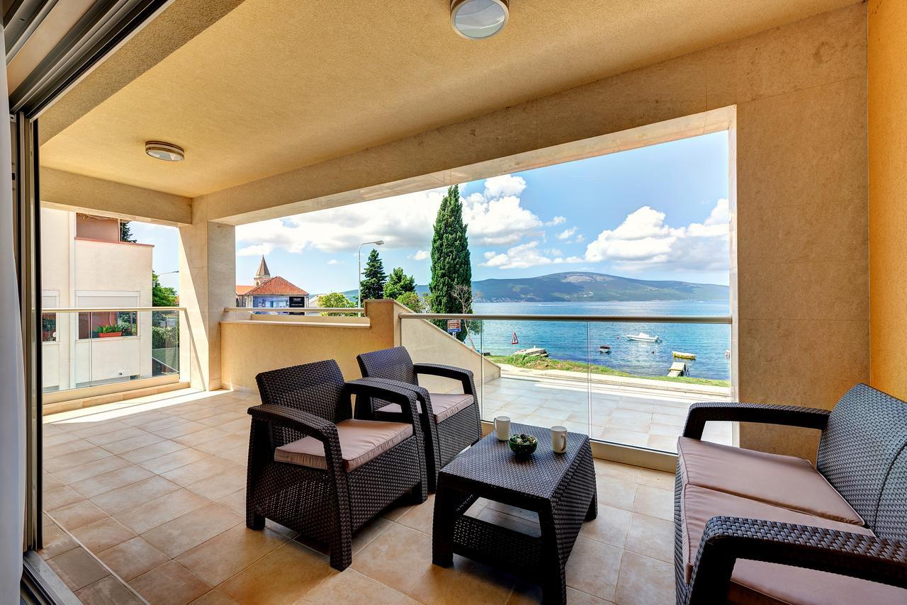 Apartments Villa Adriatic ติวัต ภายนอก รูปภาพ