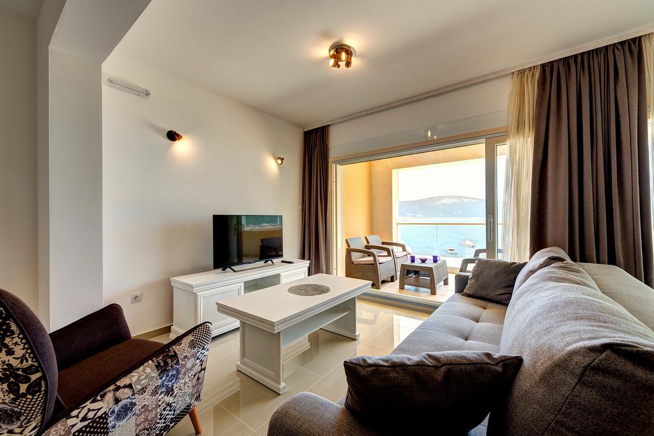 Apartments Villa Adriatic ติวัต ภายนอก รูปภาพ