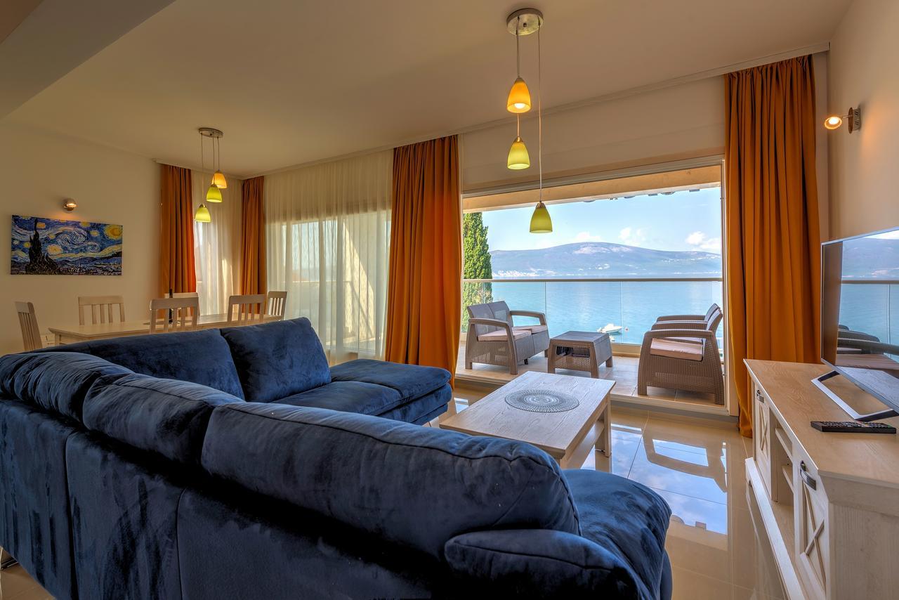 Apartments Villa Adriatic ติวัต ภายนอก รูปภาพ